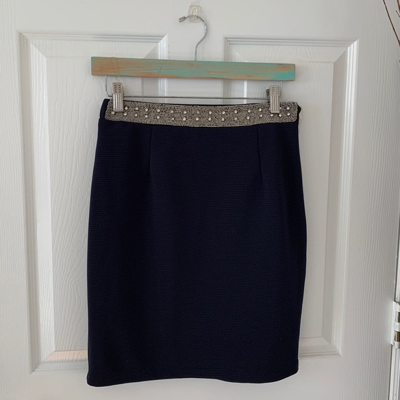 NWT ~ Francesca’s Navy Skirt ~ Size Medium - Picture 1 of 4